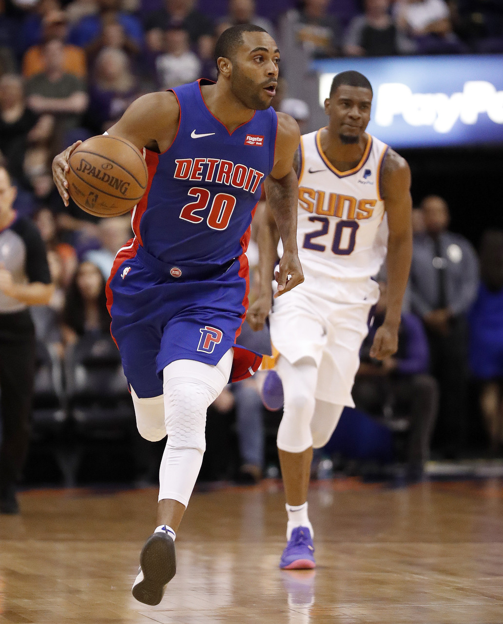 他能帮助新 他能帮助新